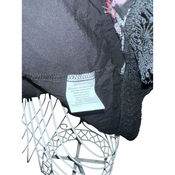 GREAT CONDITION WOMEN Paparazzi Black Embroidered Floral Kimono Crochet Trim Ope - Picture 9 of 10